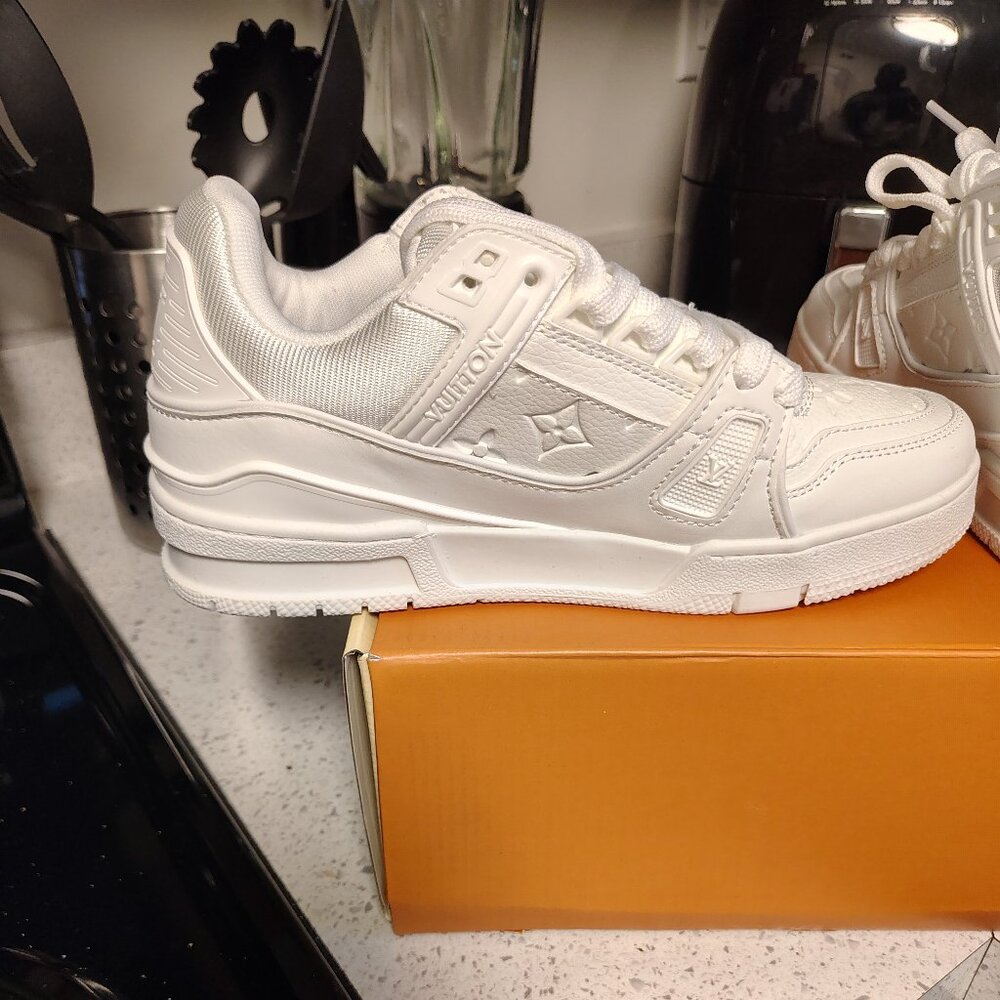 Louis Vuitton LV Trainer Women's Size 8.5 Men's 7 Triple White Custom Sneakers - Picture 4 of 12